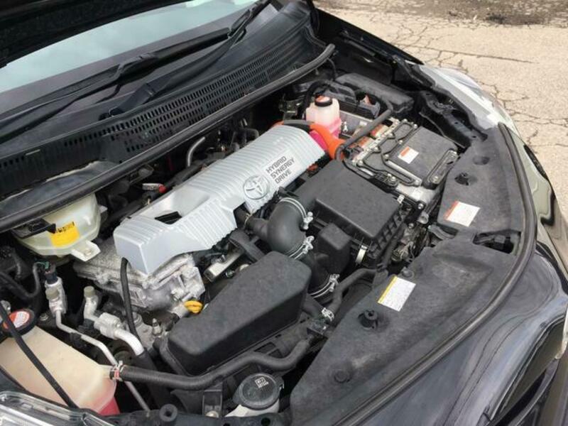 PRIUS ALPHA