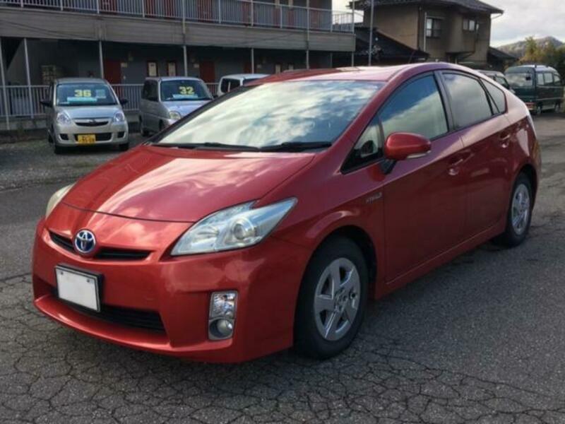 TOYOTA PRIUS