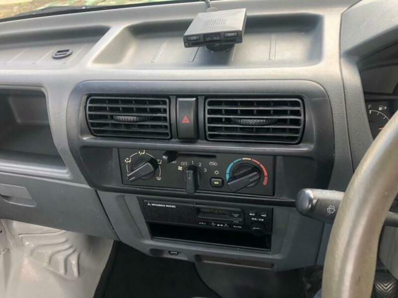 MINICAB TRUCK