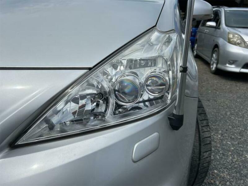 PRIUS ALPHA