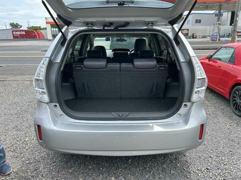 PRIUS ALPHA