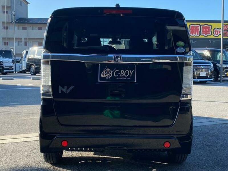 N BOX SLASH