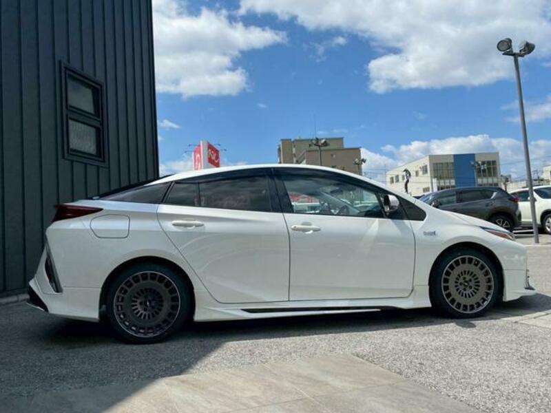 PRIUS PHV
