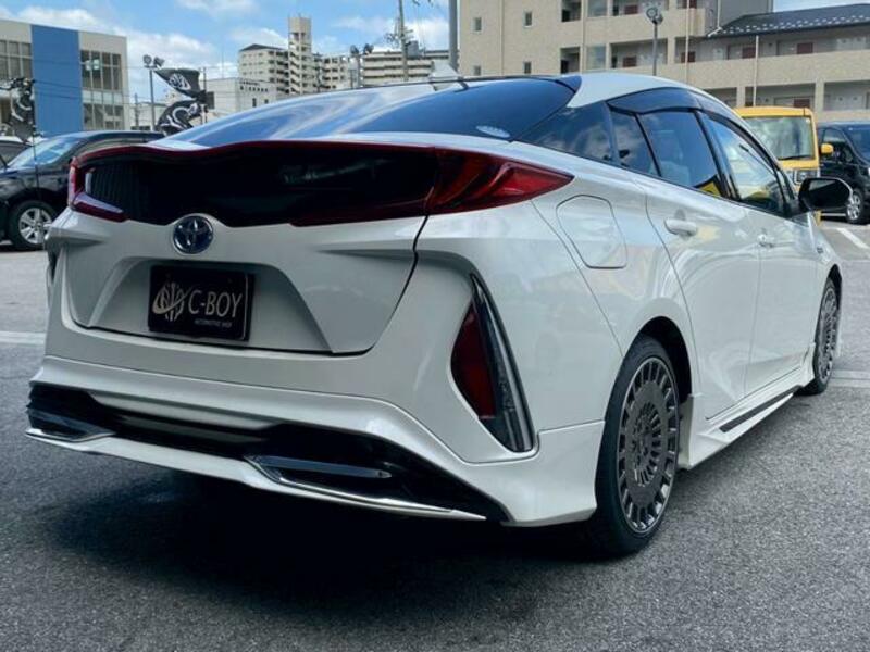 PRIUS PHV