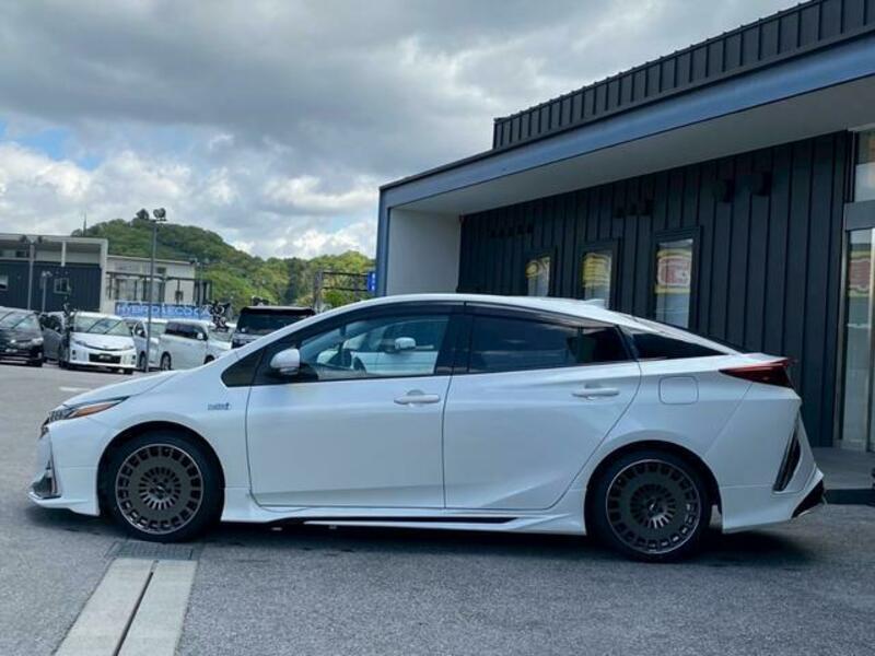 PRIUS PHV