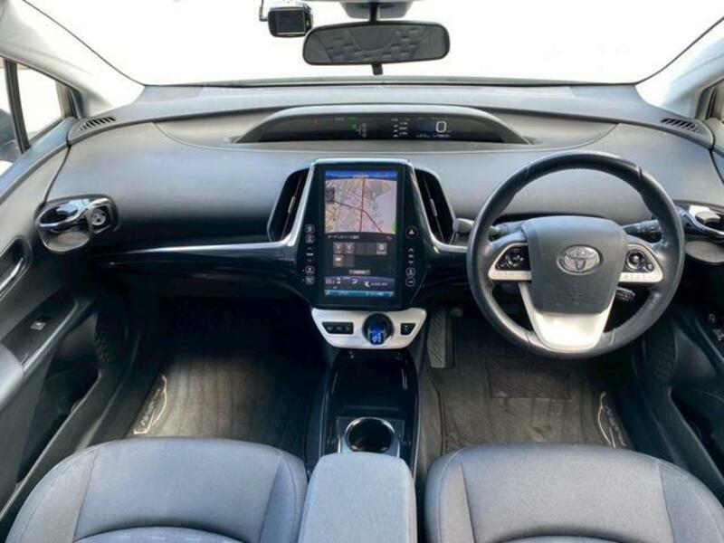 PRIUS PHV