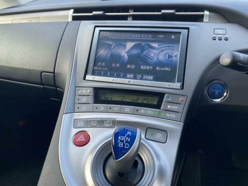 PRIUS PHV