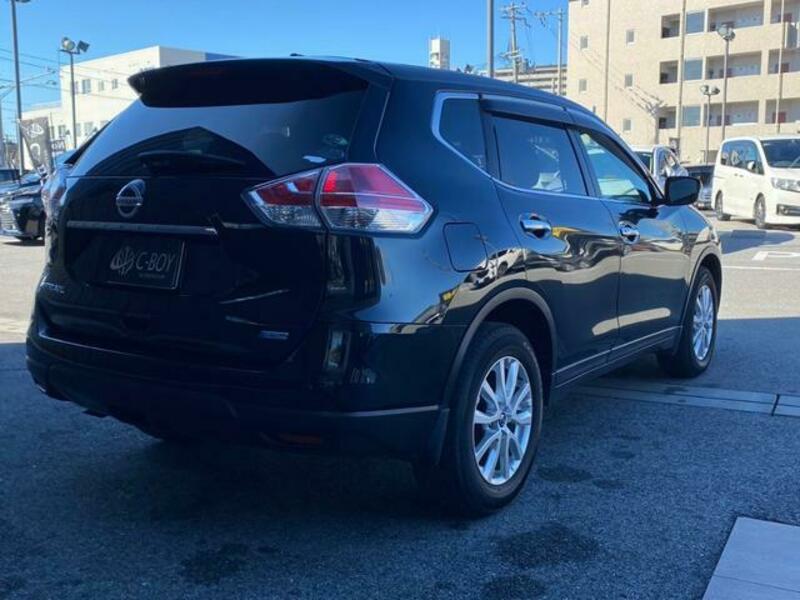 X-TRAIL