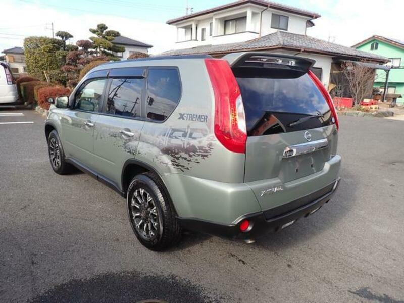 X-TRAIL