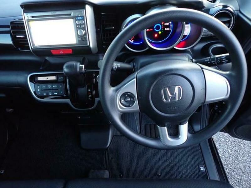 N BOX CUSTOM