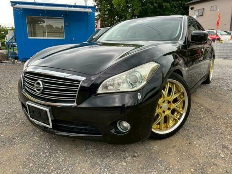 NISSAN FUGA
