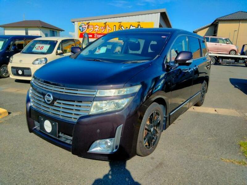 NISSAN ELGRAND