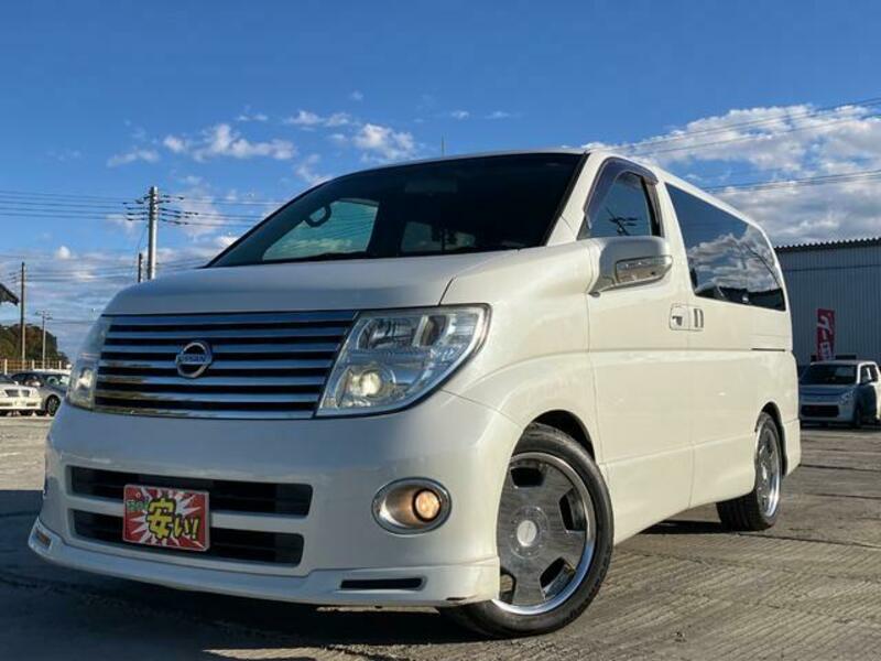 NISSAN ELGRAND