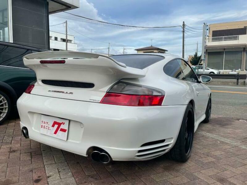 911