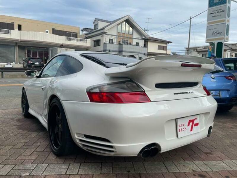 911
