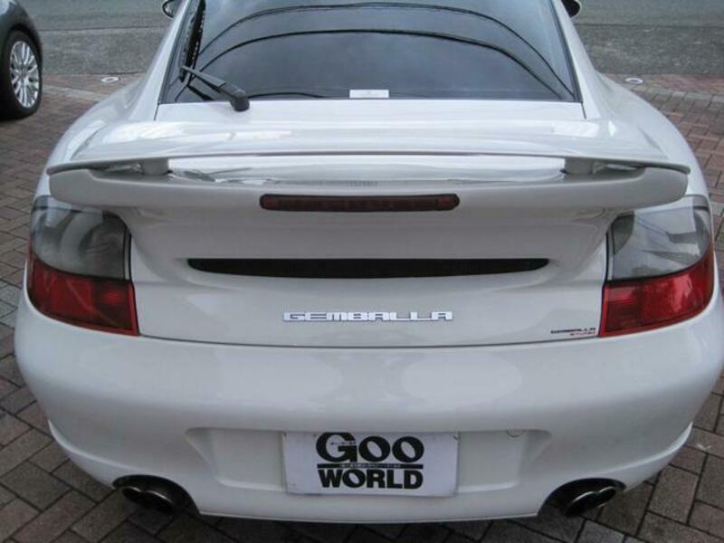 911