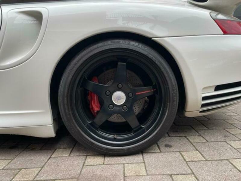 911