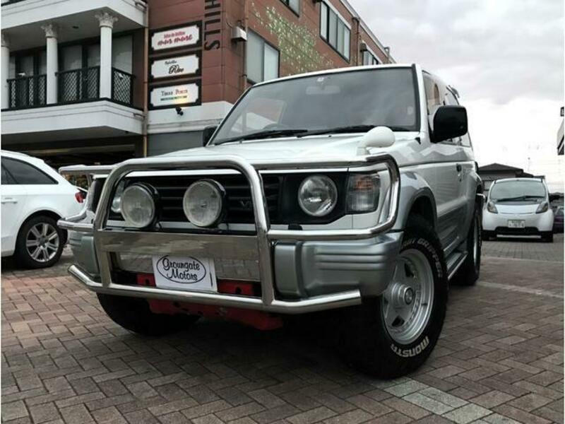 MITSUBISHI PAJERO
