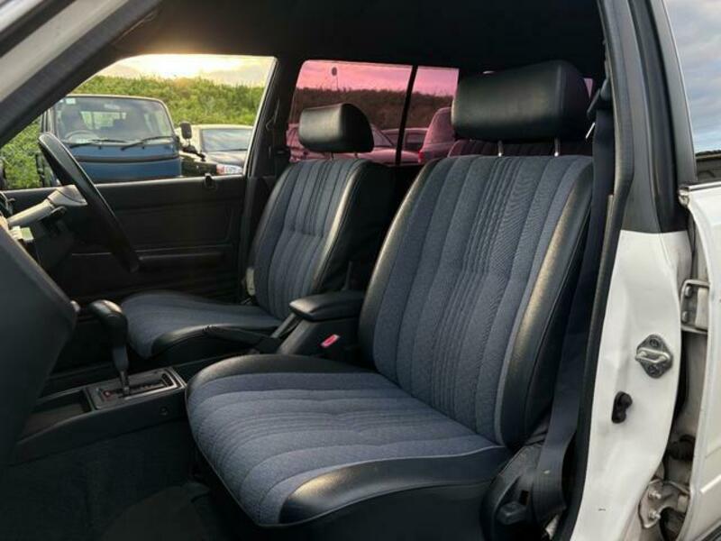 CROWN VAN