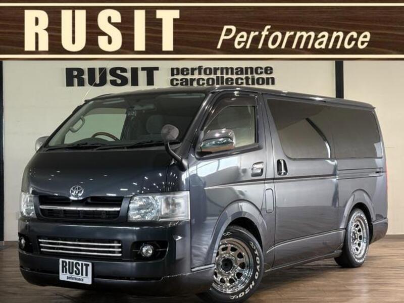TOYOTA HIACE VAN