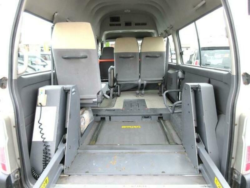 CARAVAN BUS