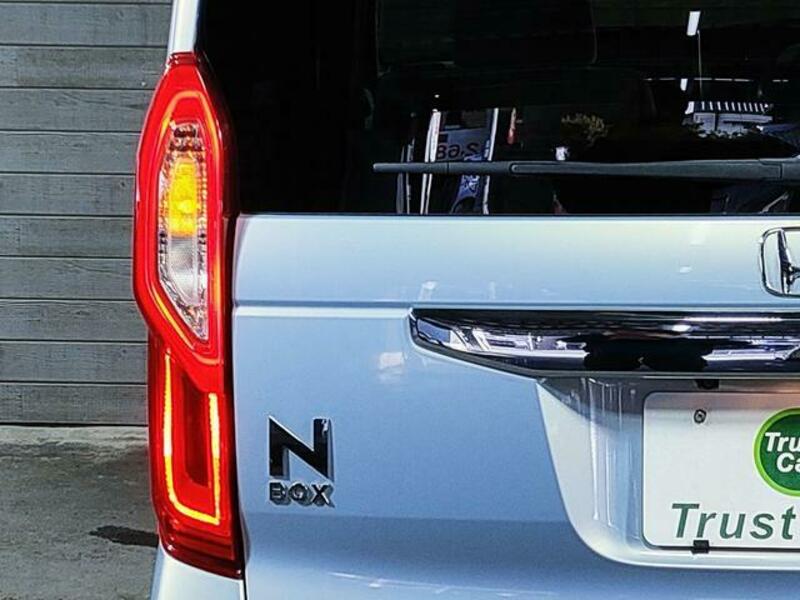 N BOX