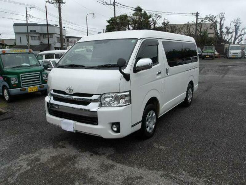 TOYOTA HIACE VAN