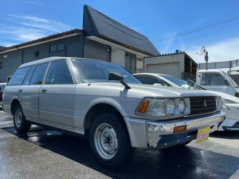 CROWN VAN