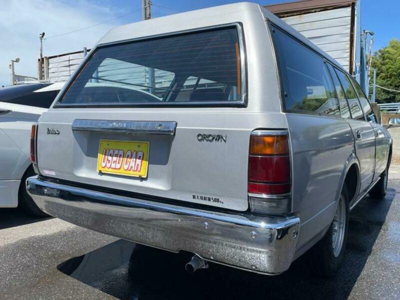 CROWN VAN