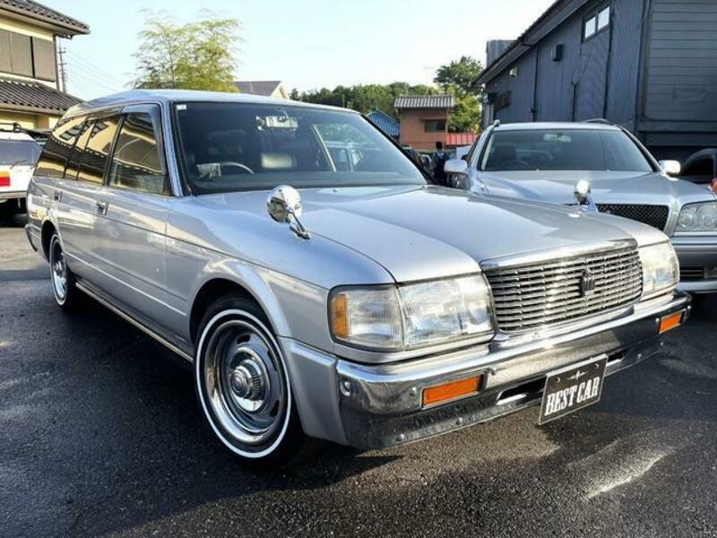 CROWN VAN