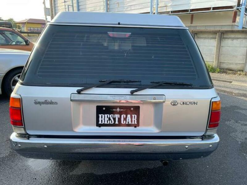 CROWN VAN