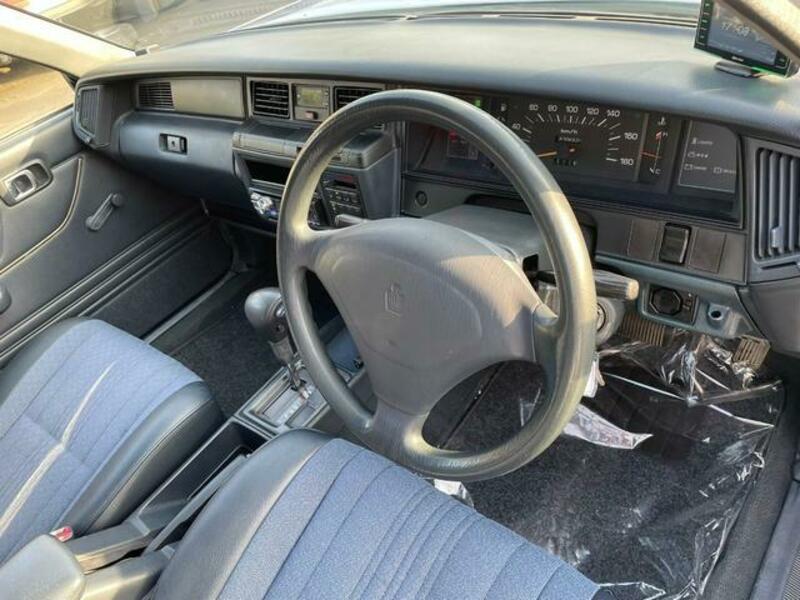 CROWN VAN