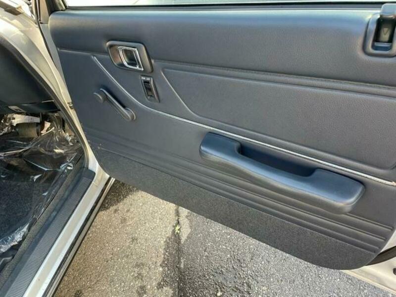 CROWN VAN