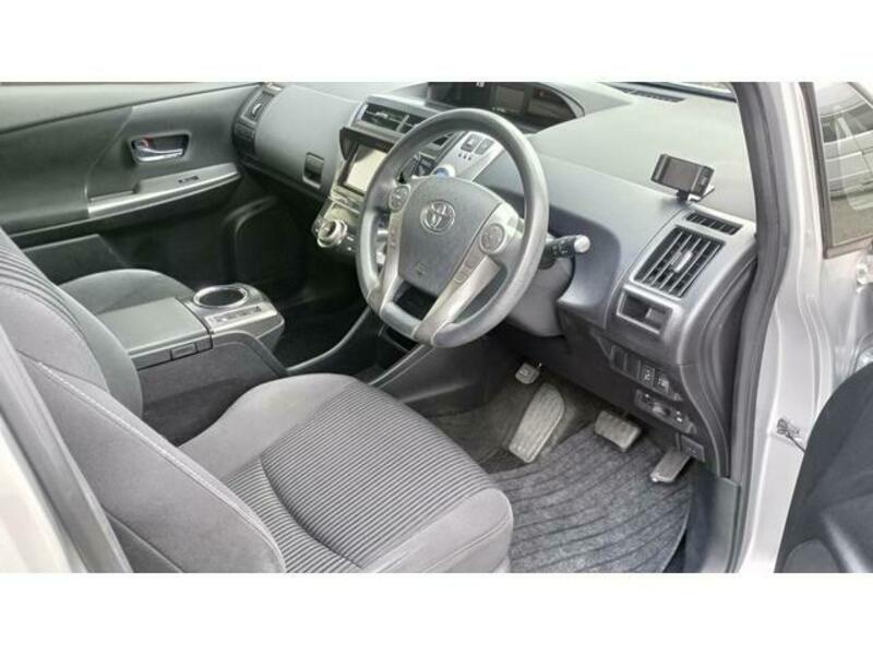 PRIUS ALPHA