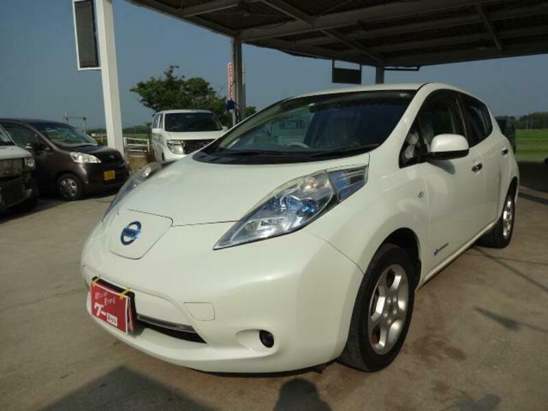 NISSAN LEAF