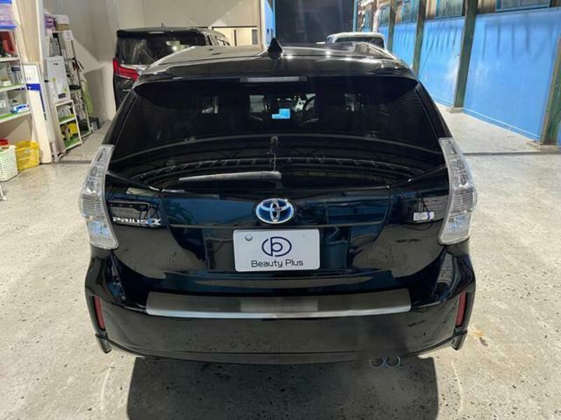 PRIUS ALPHA