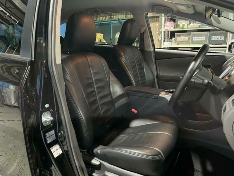PRIUS ALPHA