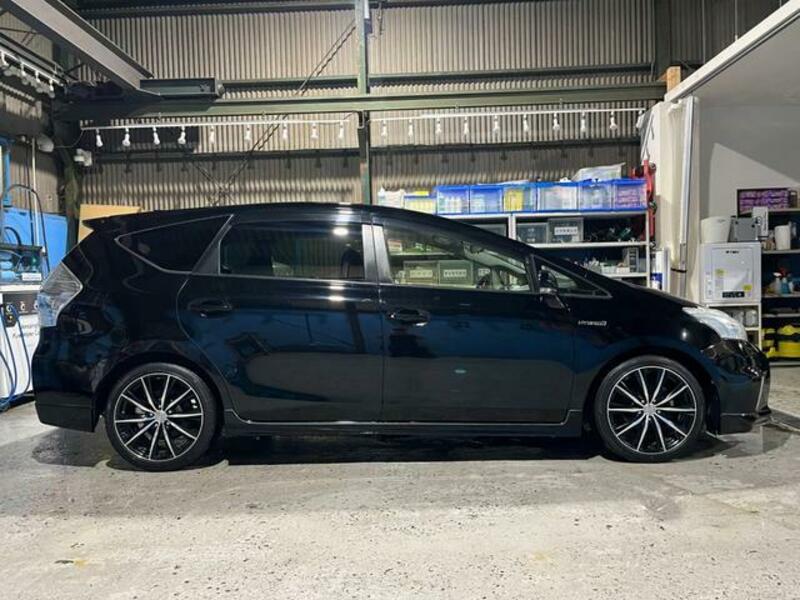 PRIUS ALPHA