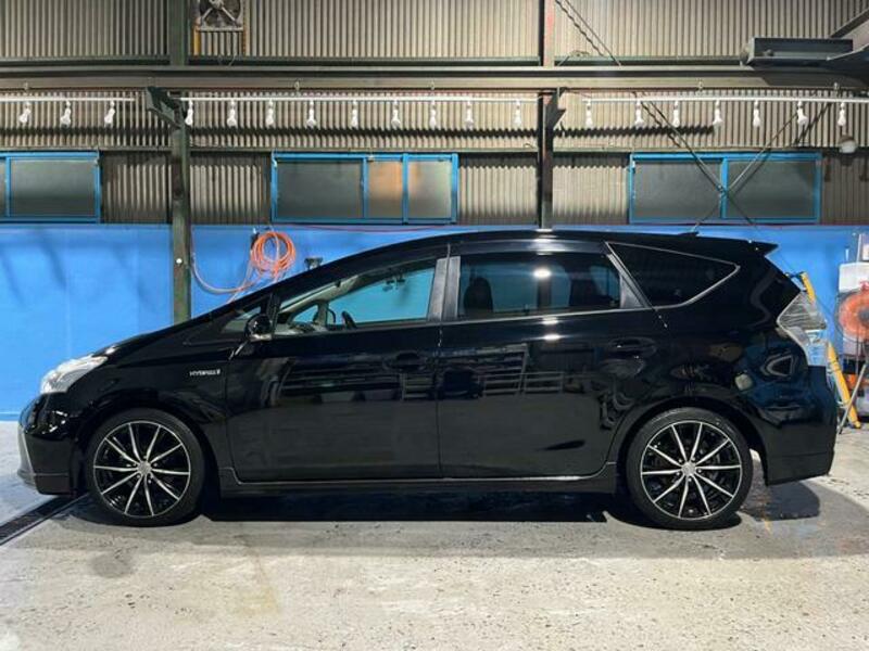 PRIUS ALPHA