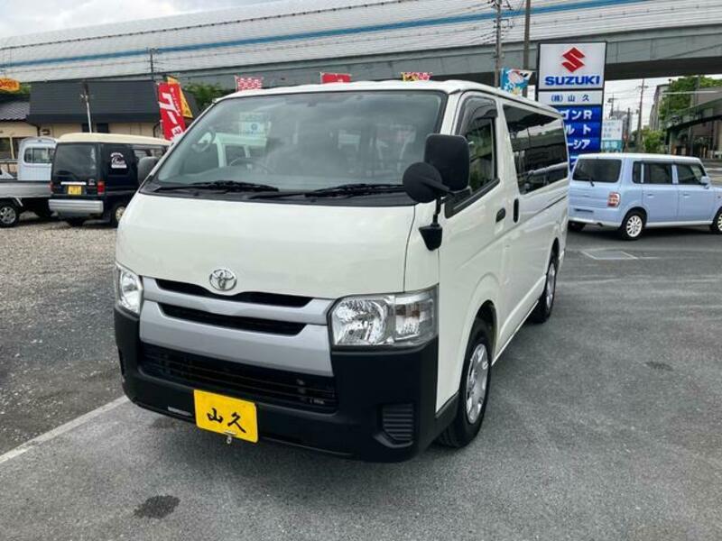 TOYOTA HIACE VAN