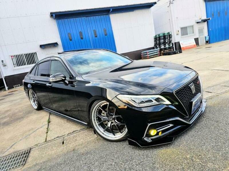 TOYOTA CROWN