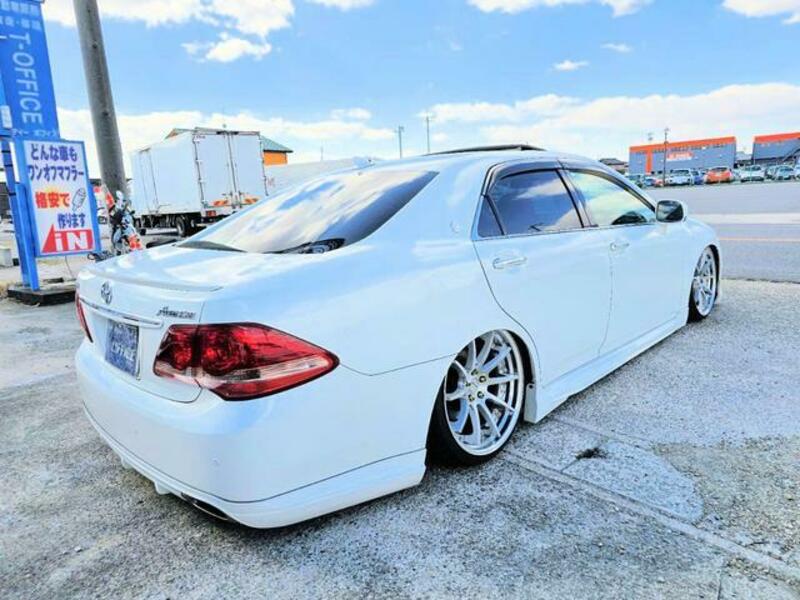 CROWN