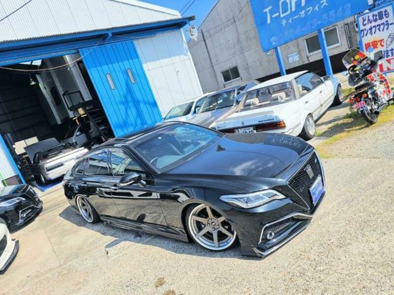 TOYOTA CROWN