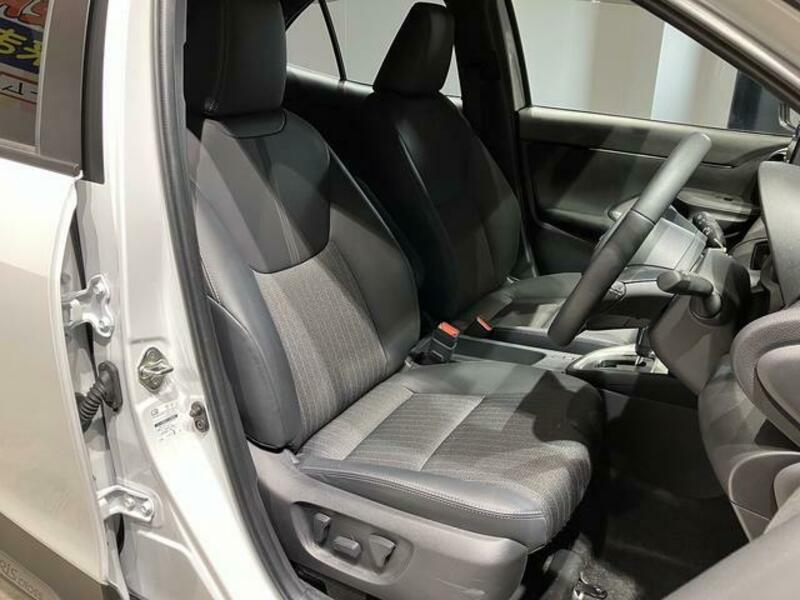YARIS CROSS