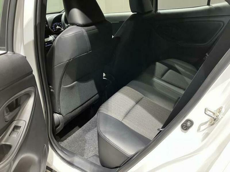 YARIS CROSS