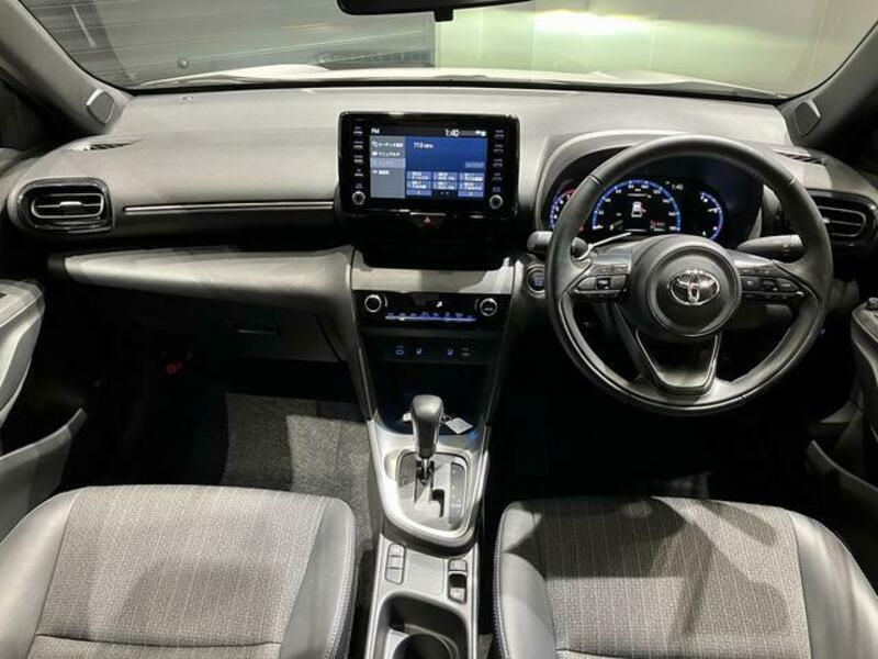 YARIS CROSS