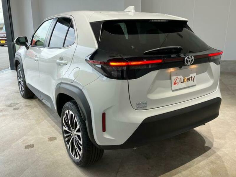 YARIS CROSS
