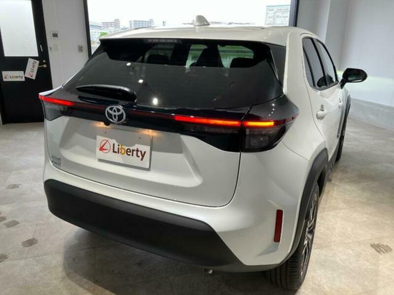 YARIS CROSS