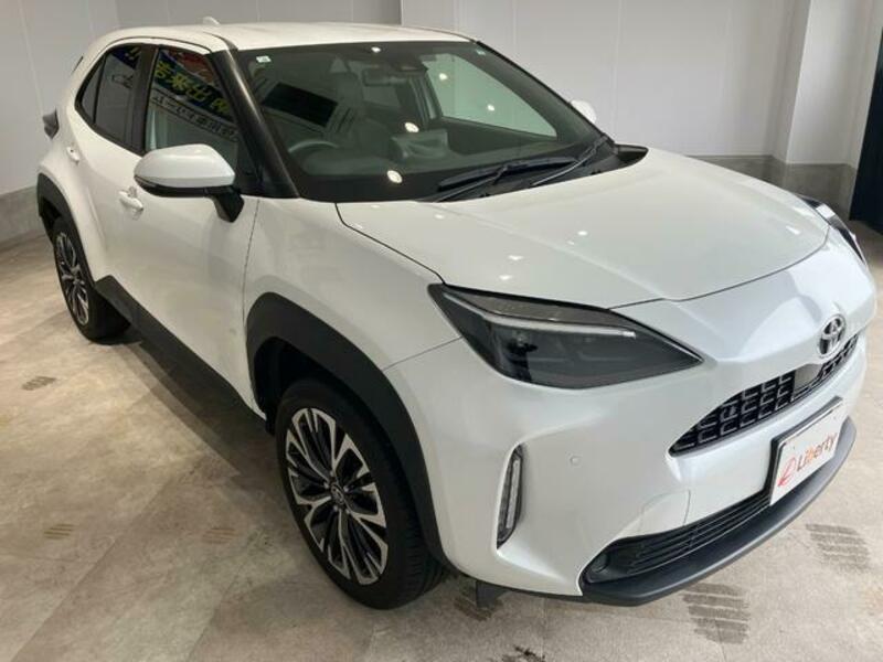 YARIS CROSS