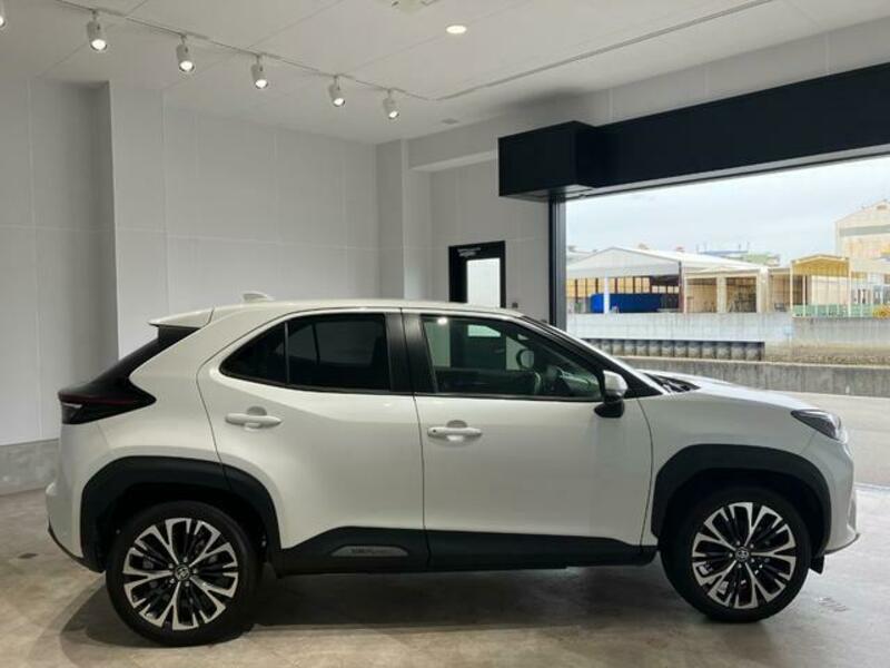 YARIS CROSS